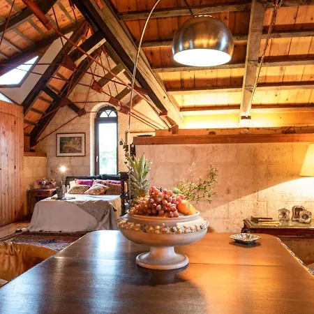 Sleeps 6 With Pool And Air Con Bari