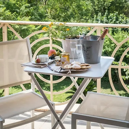 Sleeps 6 With Pool And Air Con Villa *